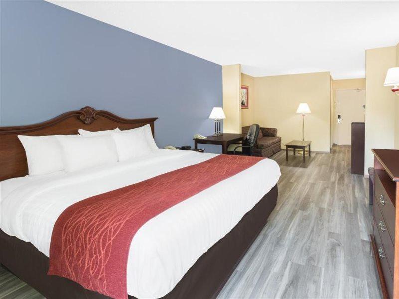 Clarion Pointe Vidalia - Lyons West Hotel Exterior photo